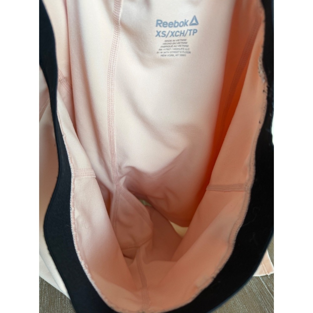 Reebok Womens Tennis Skort Pockets Built-In Shorts Sz XS Light Peach Color FLAW - Picture 7 of 10